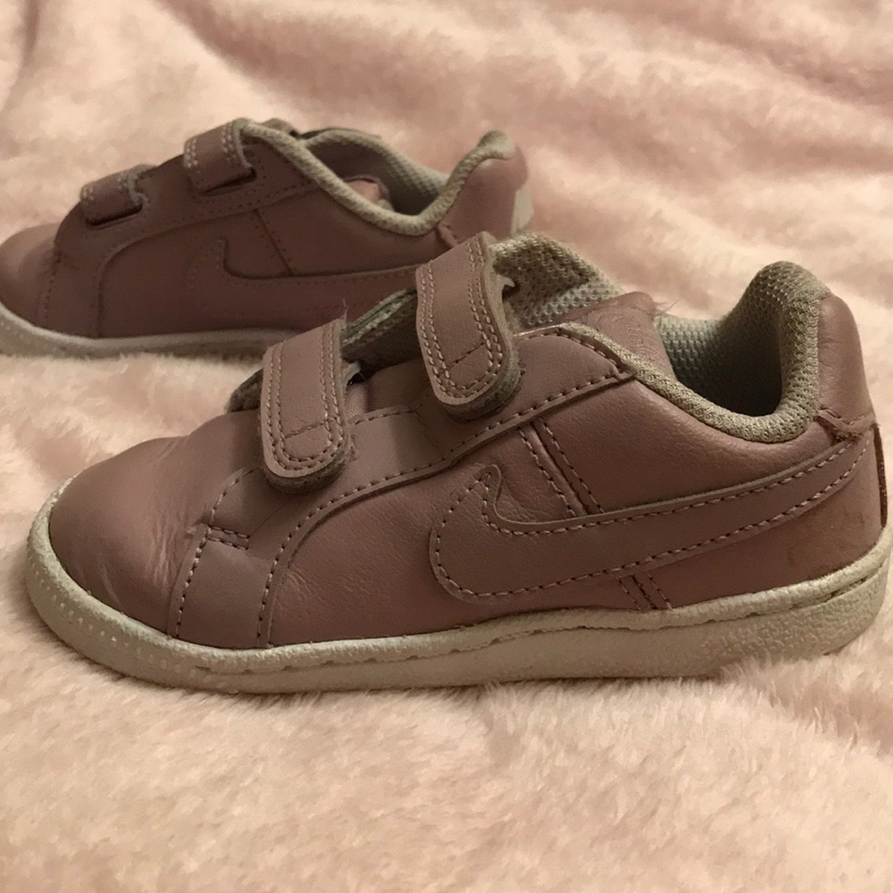 Size 7 children Pink/Purple Nike Sneakers